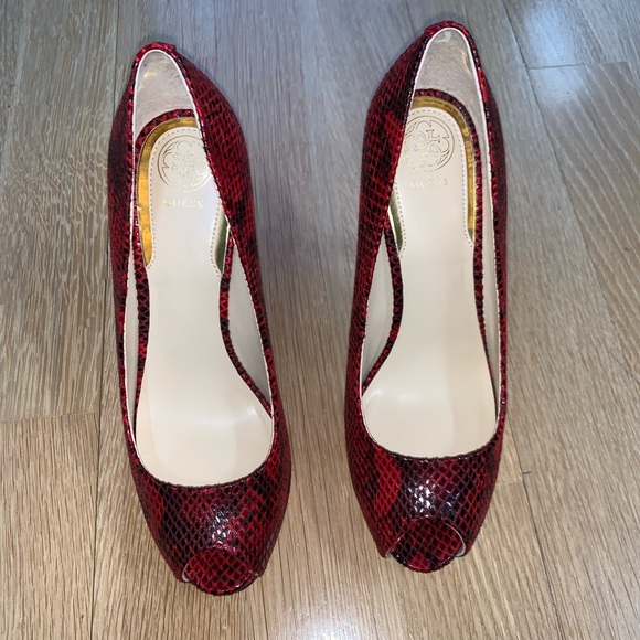 GUESS Snakeskin Honora Peep-Toe Platform Pumps - Picture 4 of 6